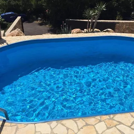 Adorable With Swimming Pool Vikendica