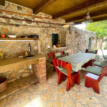 Casa vacanze Adorable With Swimming Pool